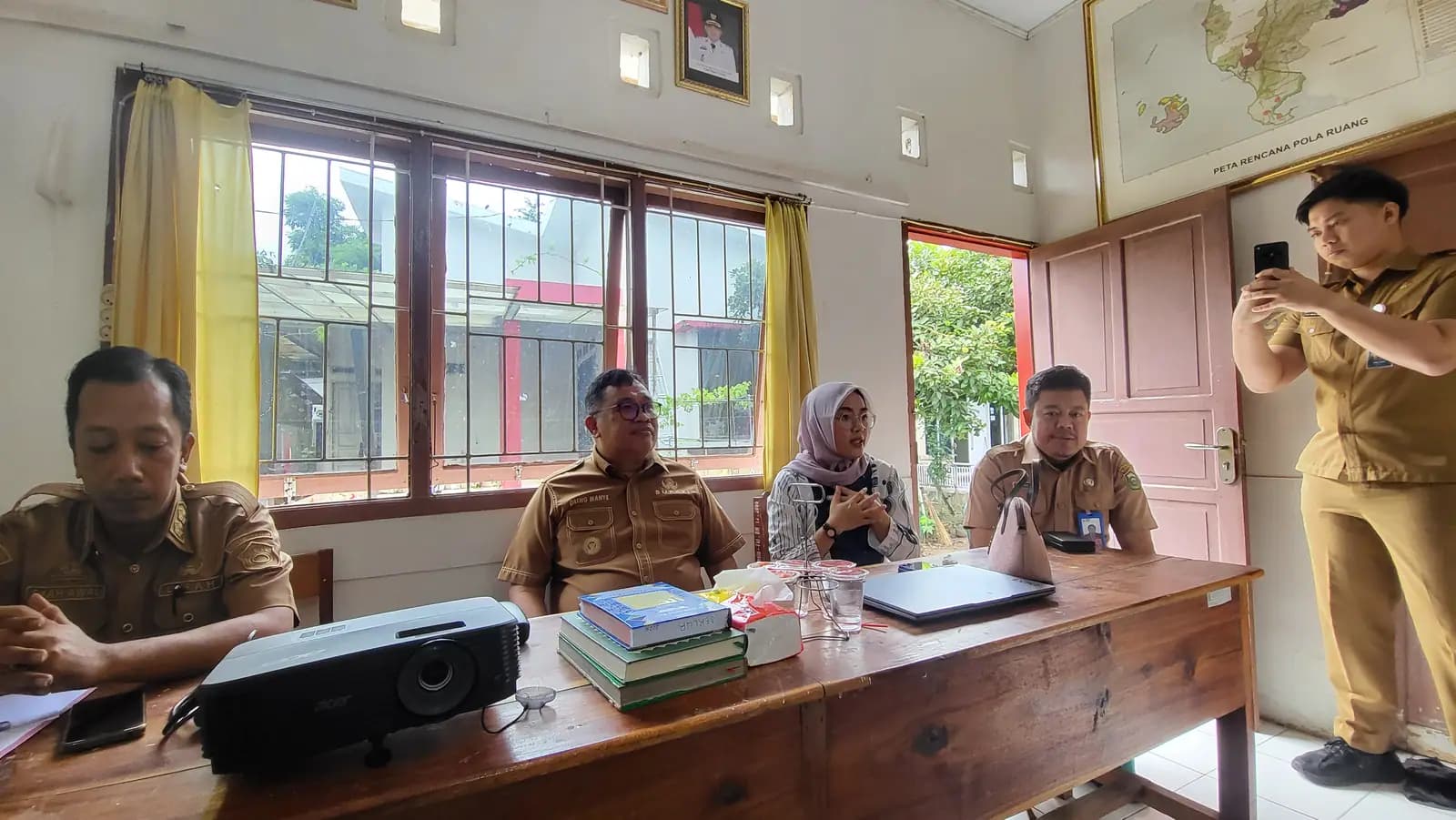 Audiensi program bersama Bupati Takalar — dukungan pemerintah daerah untuk literasi AI pelaku usaha.
