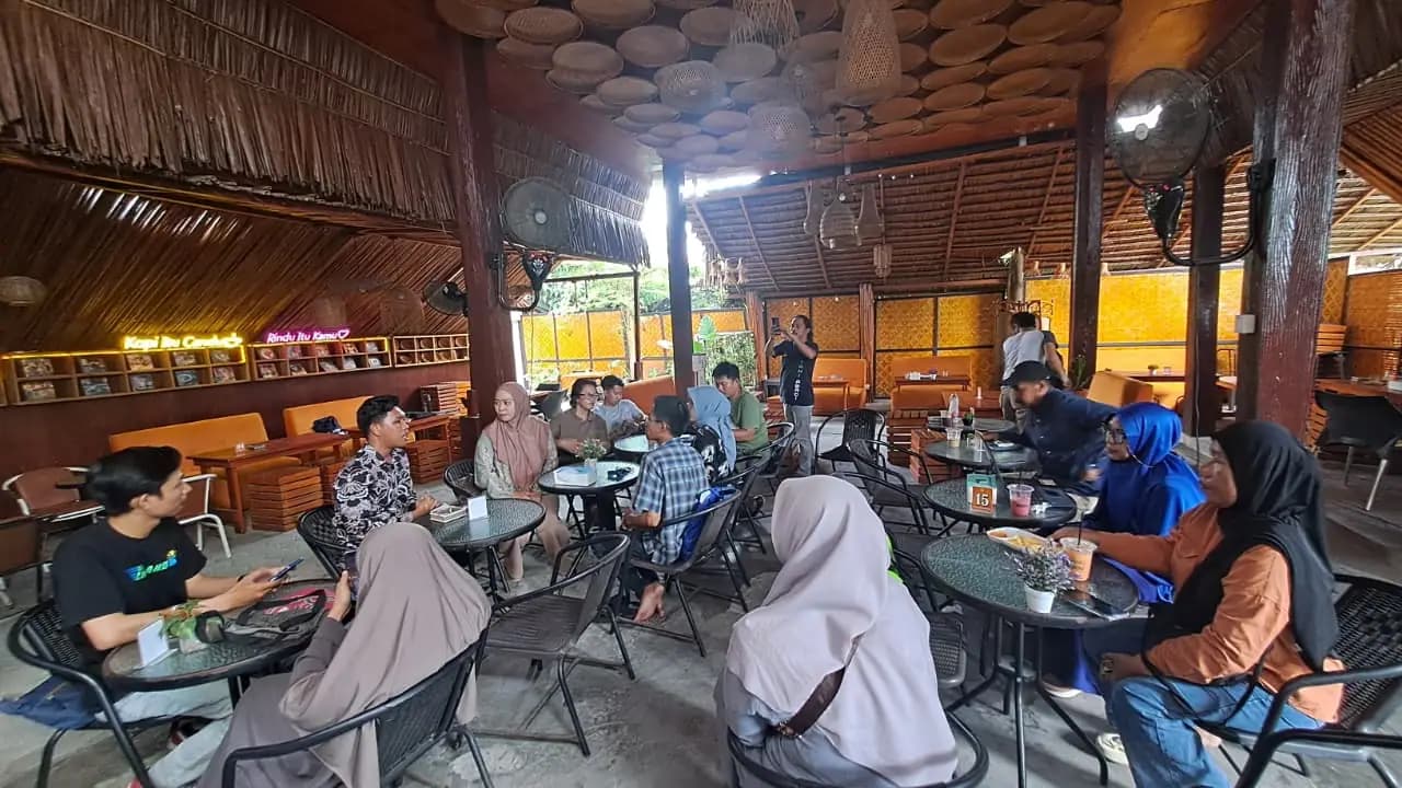Sharing session santai bersama pelaku UMKM Sulawesi Barat.